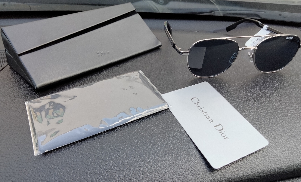 DIOR HOMME Sunglasses - Picture 2 of 11